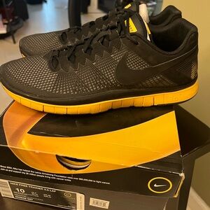 Nike Free Trainer 3.0 Livestrong